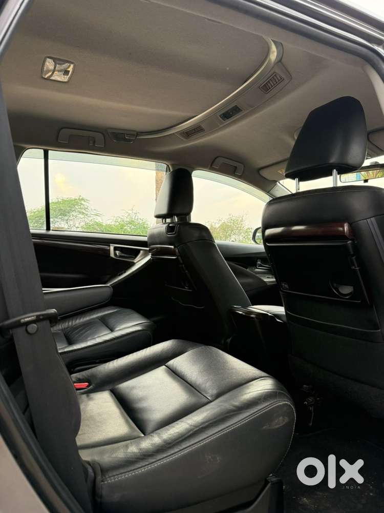 Toyota Innova Crysta 2018 Diesel Well Maintained