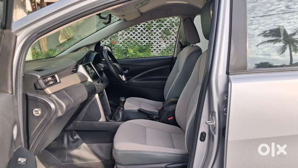 Toyota Innova Crysta 2.4 G Mt 7 Str, 2016, Diesel