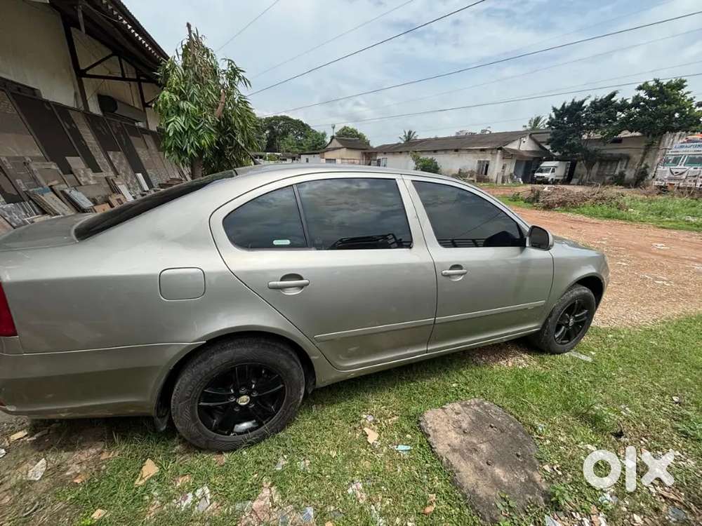 Skoda Laura 2013 Diesel 145000 Km Driven