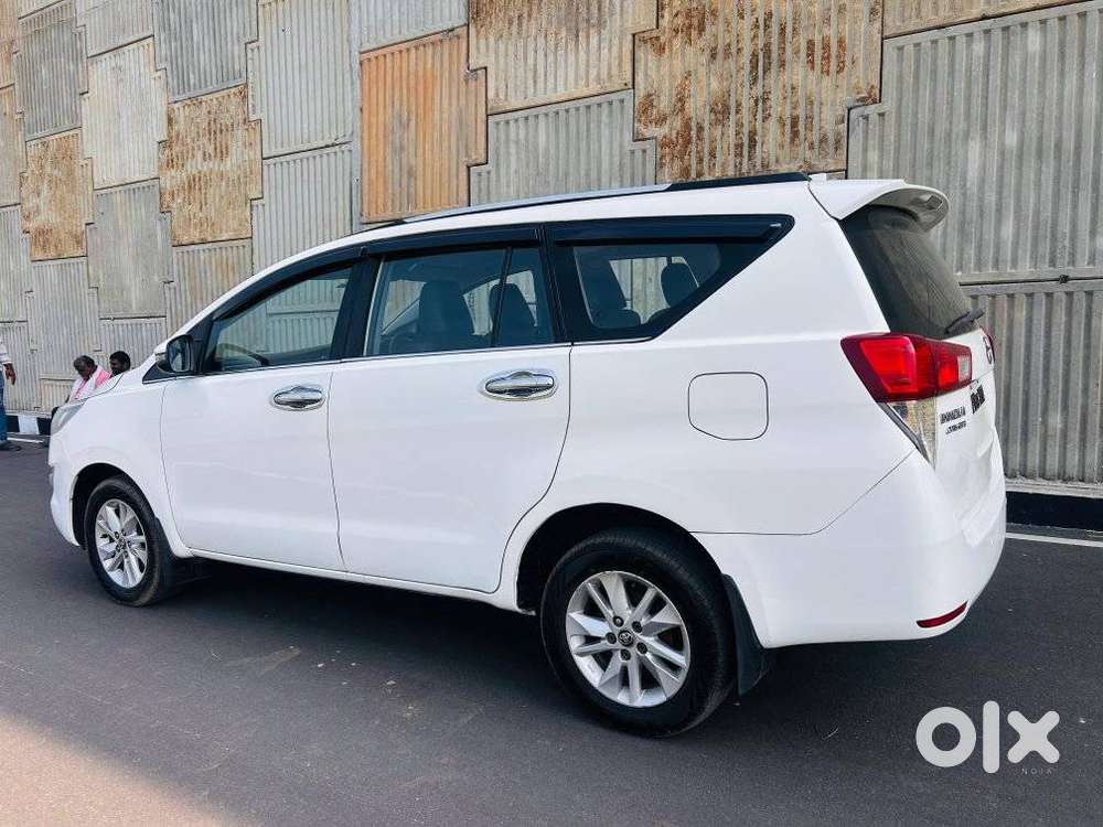 Toyota Innova Crysta 2.8z Automatic, 2017, Diesel