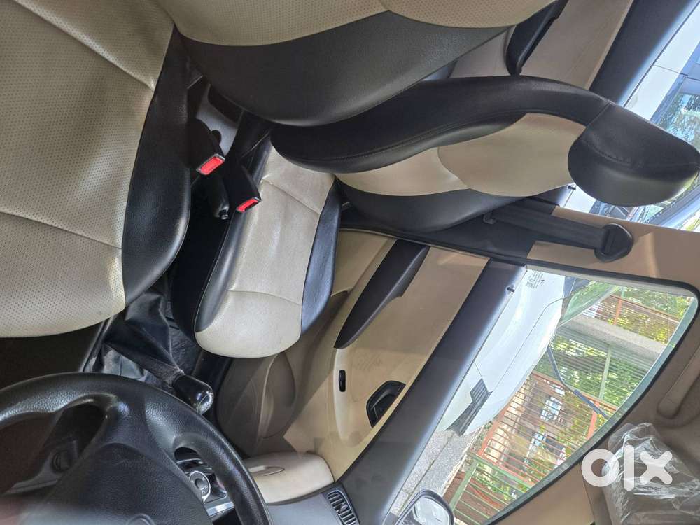 Hyndai Eon 2017 Petrol White Colour