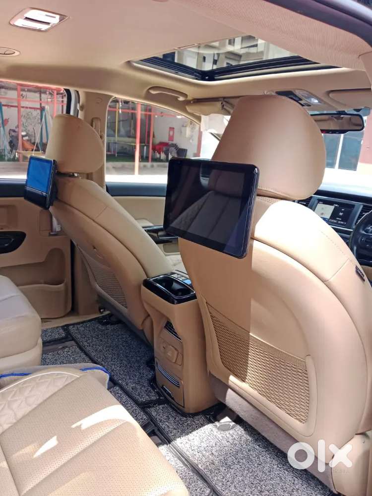 Kia Carnival Limousine 2023