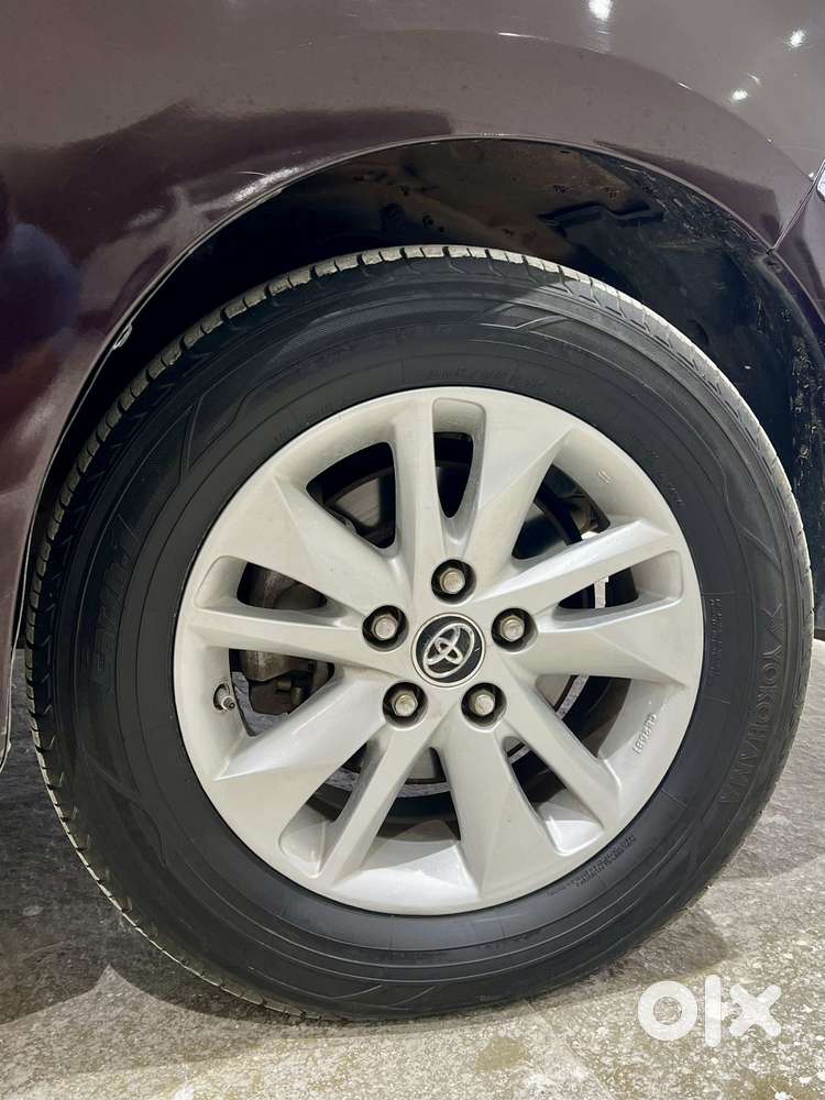 Toyota Innova Crysta 2.8 Zx At 7 Seater, 2017, Diesel