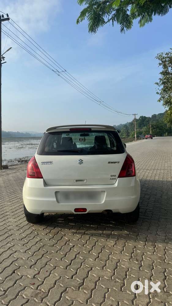 2010 Maruti Swift Zxi - 1.2 Petrol Mt