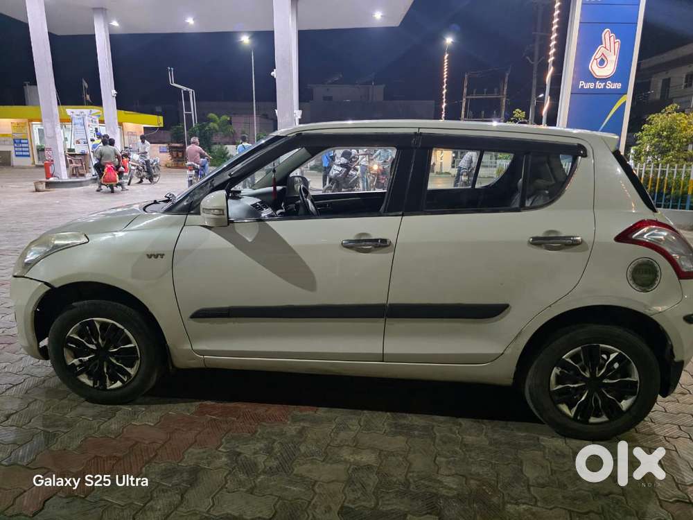 Maruti Suzuki Swift Lxi, 2015, Petrol