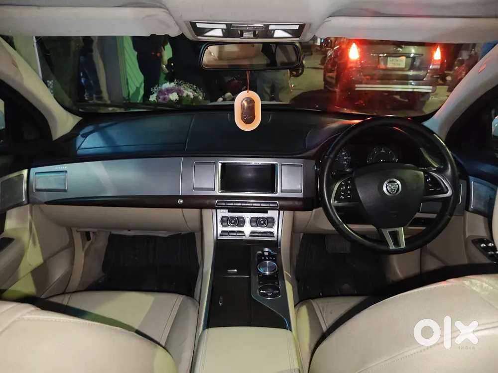 Jaguar Xf 2013 Diesel 55000 Km Driven