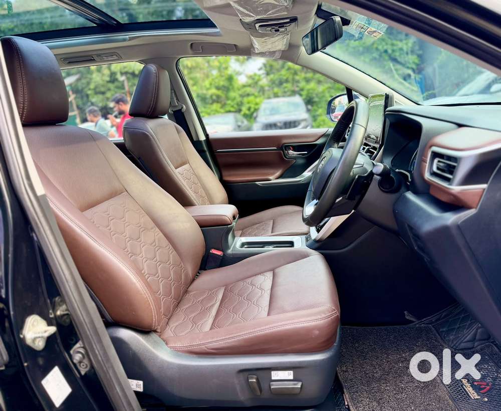 Toyota Innova Hycross 2.0 Zx Hybrid 7 Str, 2024, Petrol