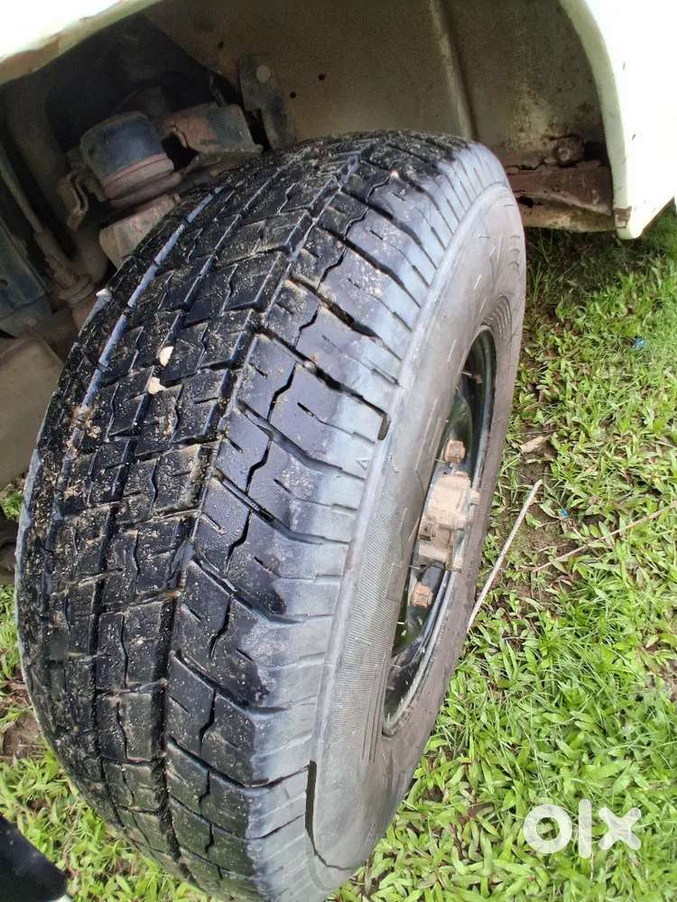 Bolero Slx Selling In Emerceny Brand New Tires