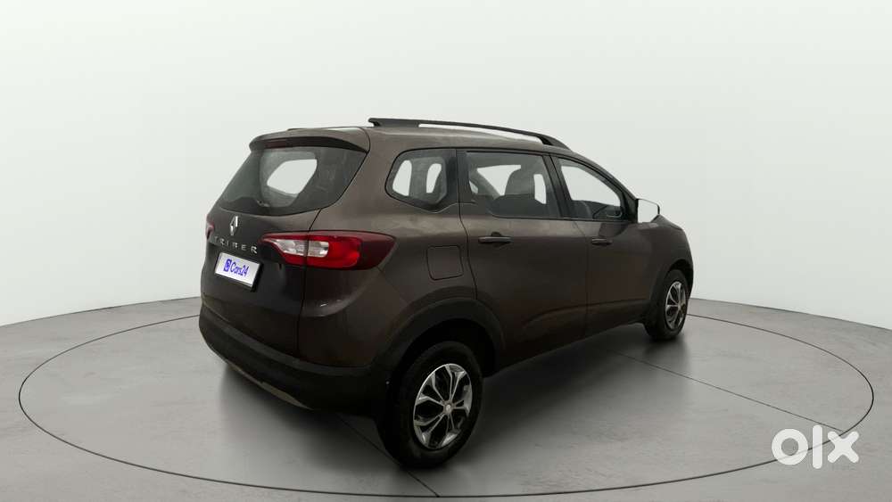 Renault Triber Rxt, 2022, Petrol