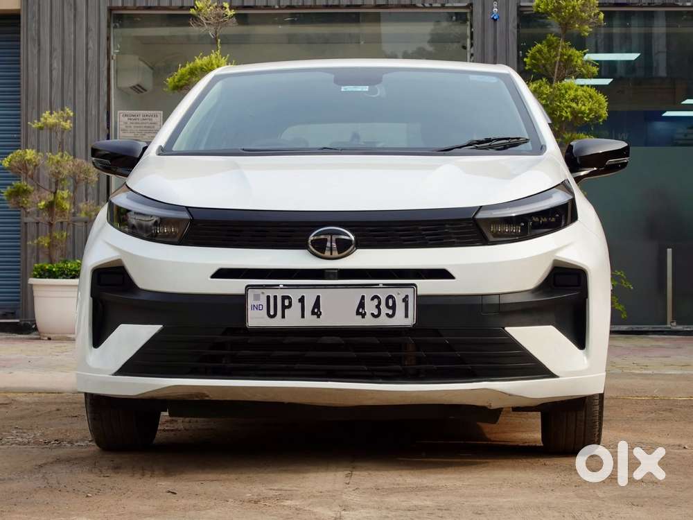 Tata Altroz, 2025, Petrol