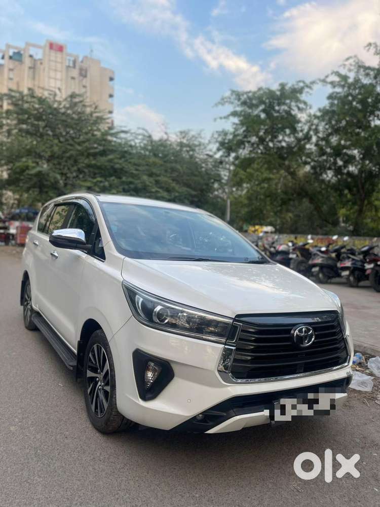 Toyota Innova Crysta, 2022, Petrol
