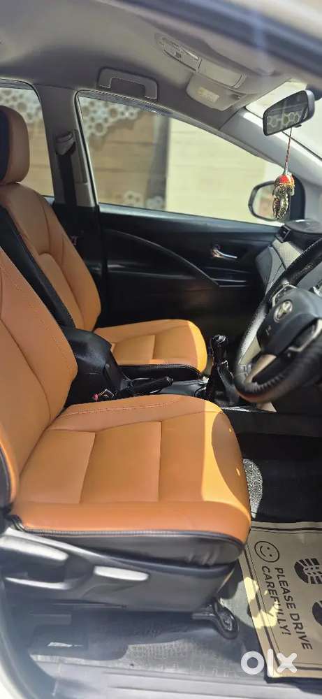 Toyota Innova Crysta 2020 G 8 Setter (showroom Track)