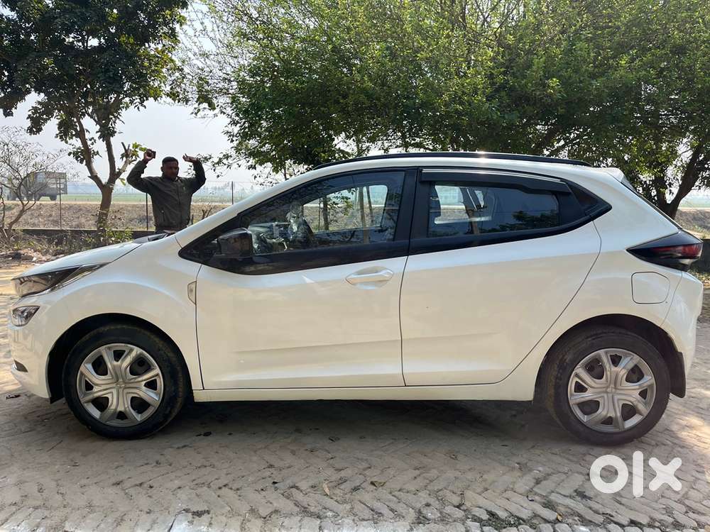 Tata Altroz Petrol 2021