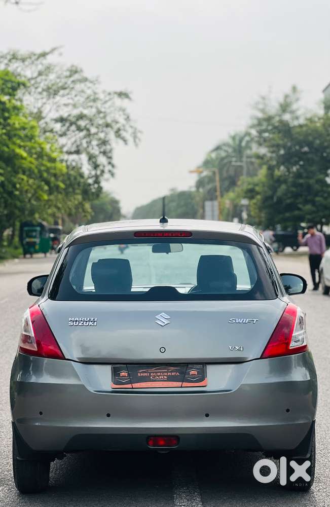 Maruti Suzuki Swift Vxi + Manual, 2017, Petrol
