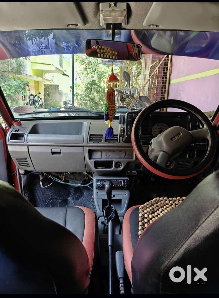 Maruti Suzuki 800 - Bright Red