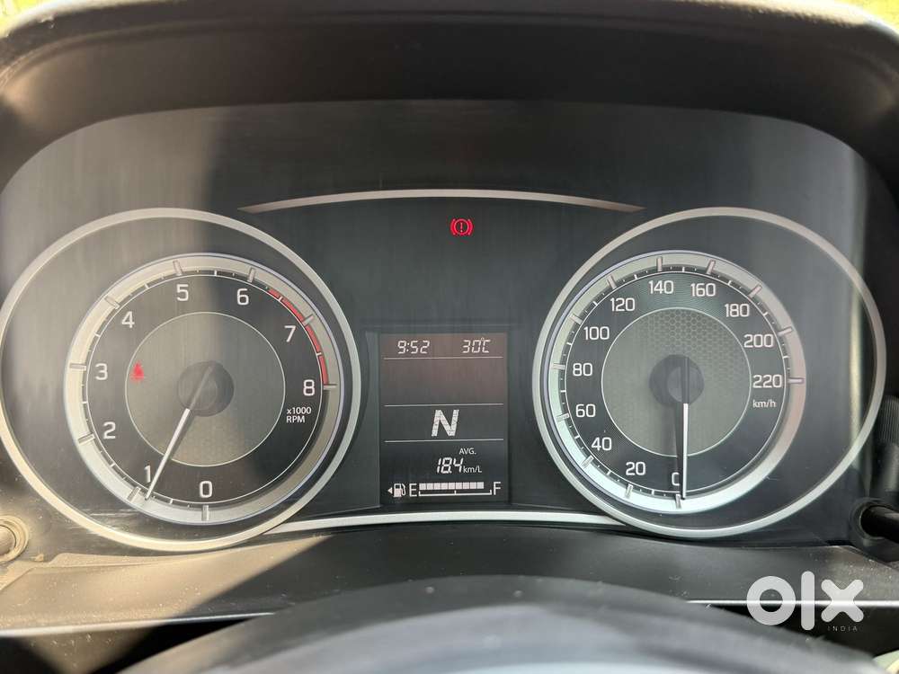 Maruti Suzuki Swift Dzire Amt Zxi, 2018, Petrol