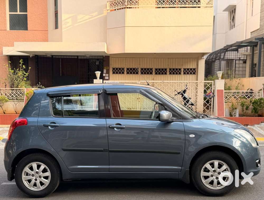 Maruti Suzuki Swift Vvt Zxi, 2011, Petrol