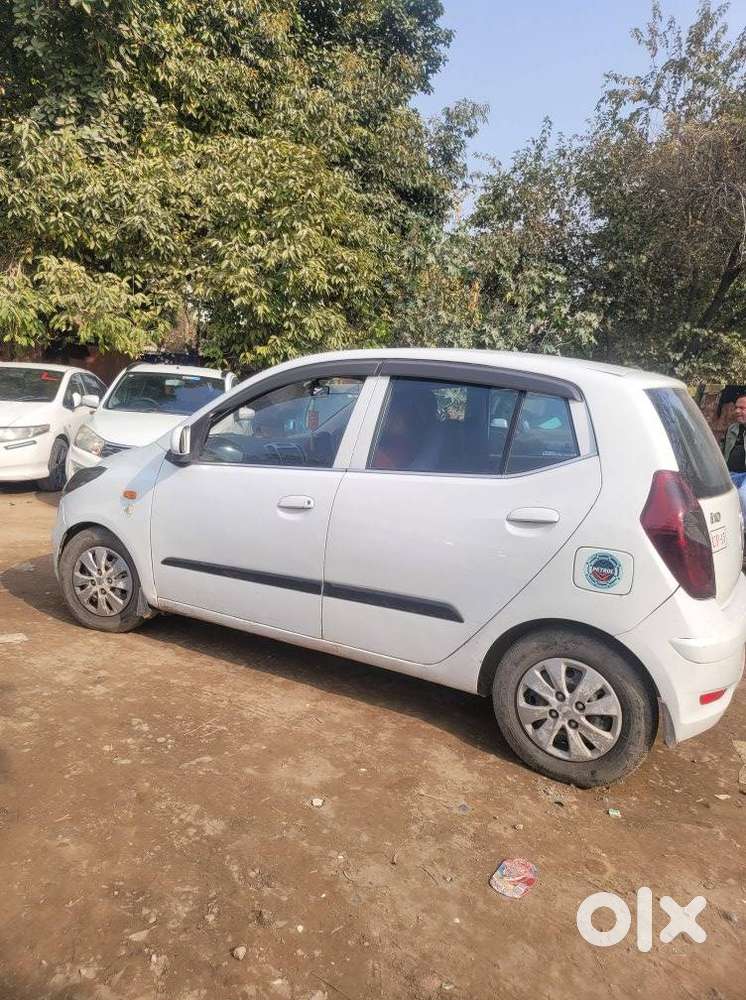 Hyundai Grand I10 Era 1.1 Crdi, 2016, Cng & Hybrids