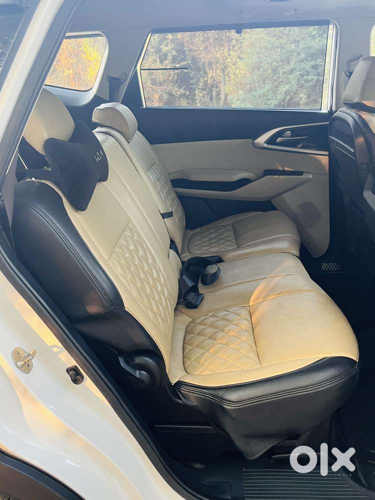Kia Carens, 2022, Petrol