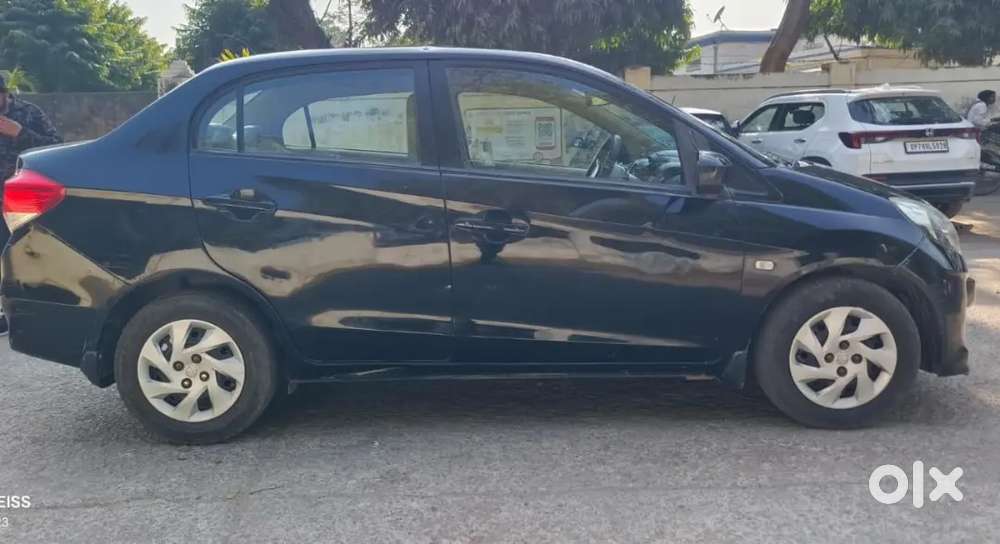 Honda Amaze 2nd Gen 2015 Diesel 73000 Km Driven
