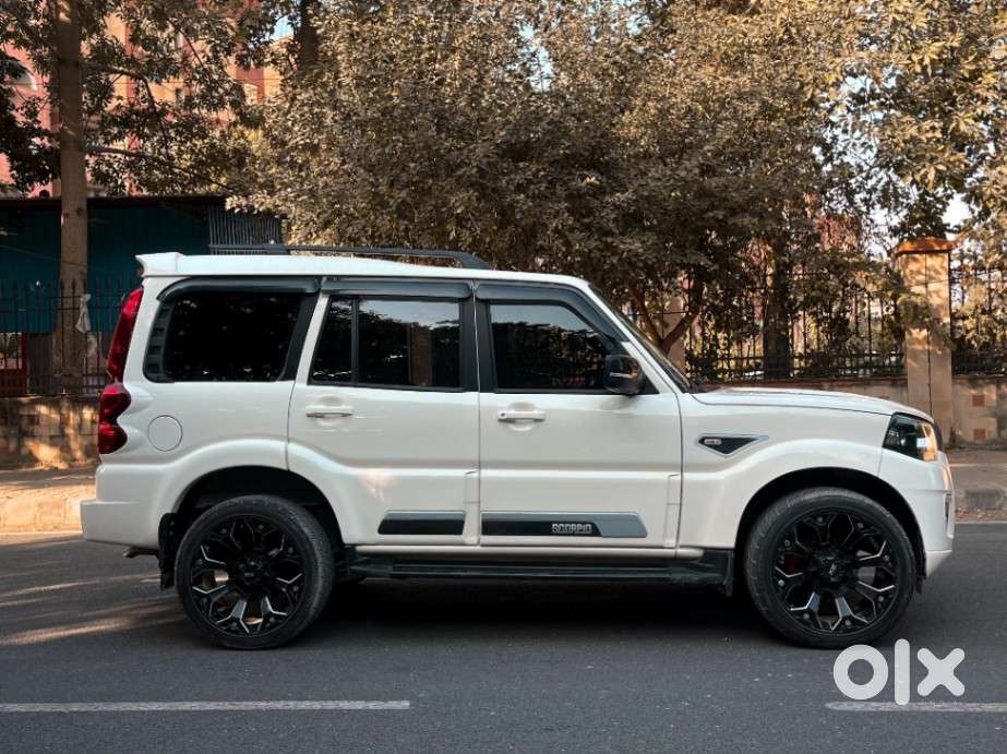 Mahindra Scorpio Classic 2.2 S 11 Mt 7 Str, 2024, Diesel