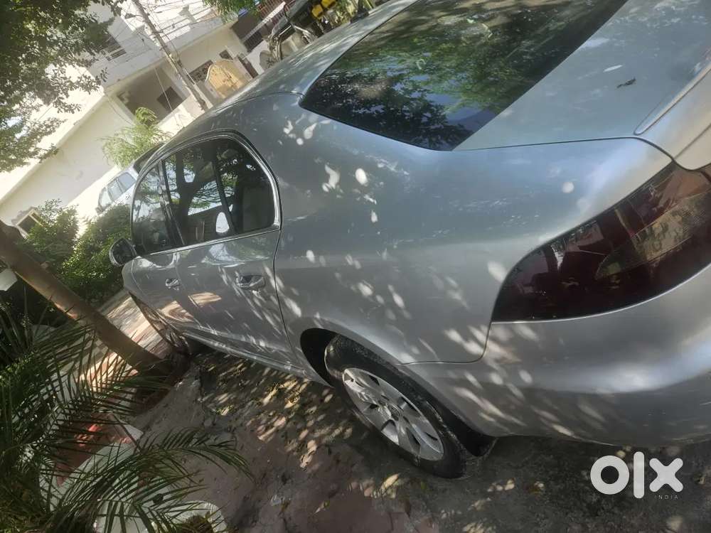 Skoda Superb 2010 Petrol Passing 2030