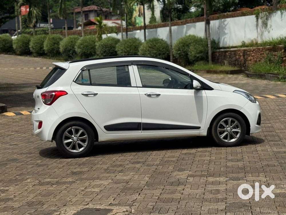 Hyundai Grand I10 Asta Option At, 2016, Petrol
