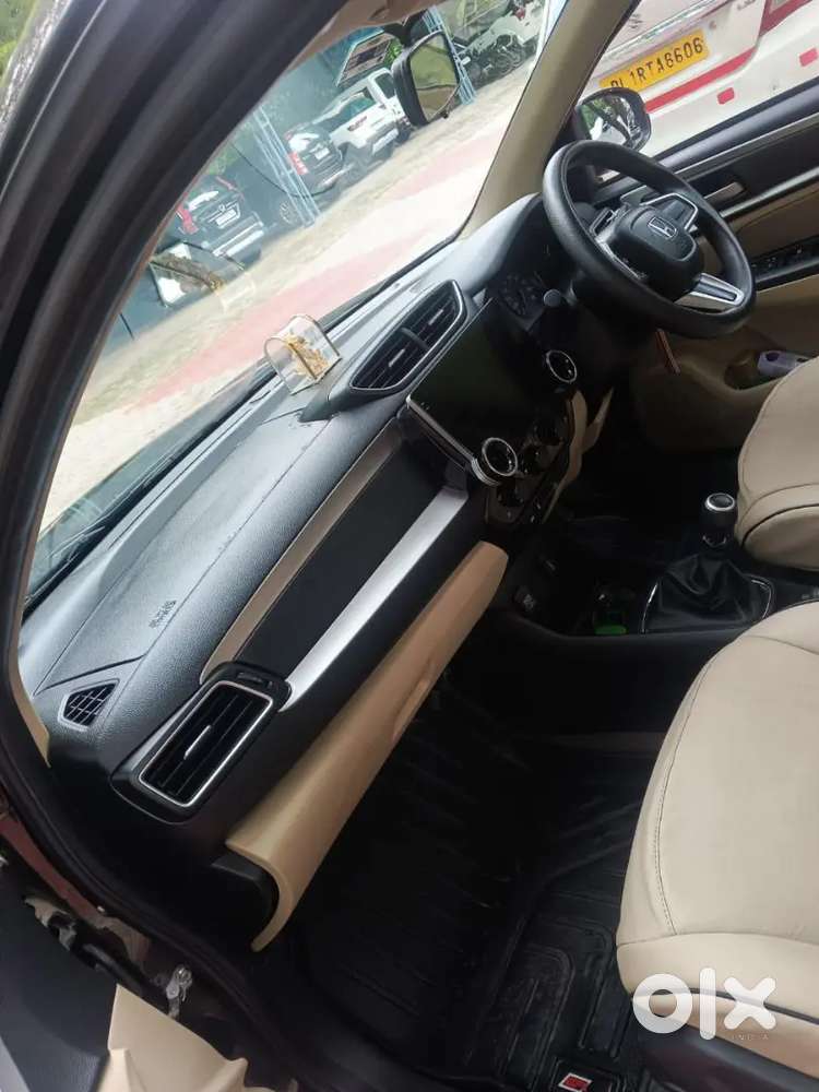 Honda Amaze 2023 Petrol Well Maintained