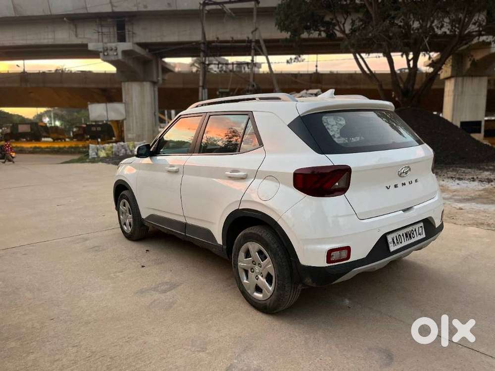 Hyundai Venue 1.2 S Plus, 2022, Petrol