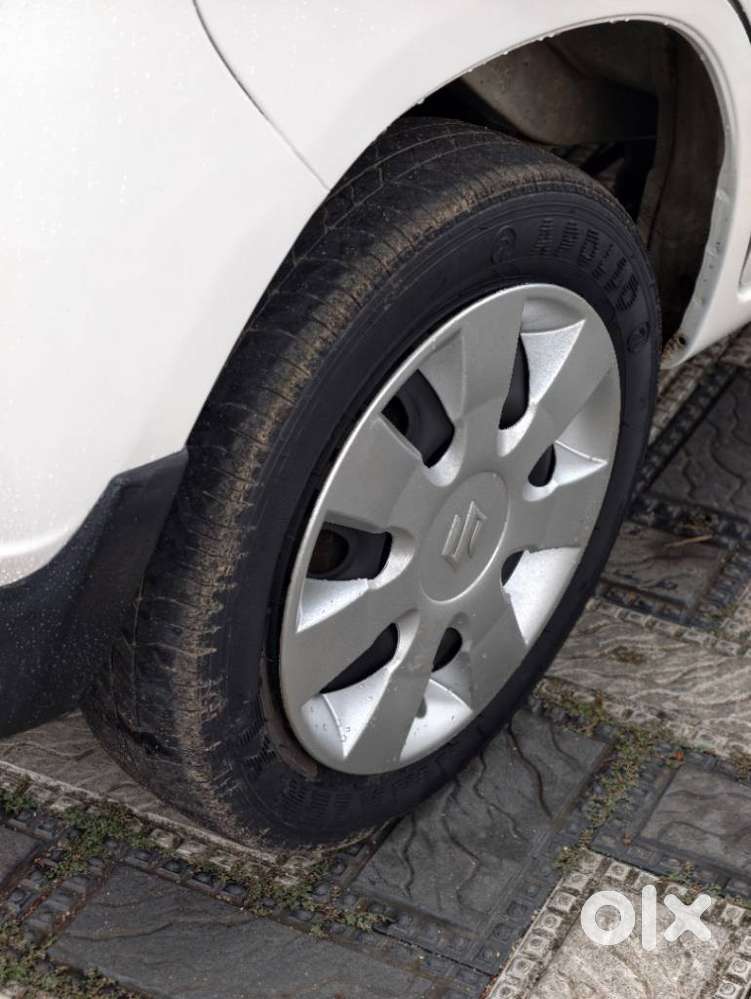 Maruti Suzuki Zen Estilo Lxi Bs Iv, 2013, Petrol