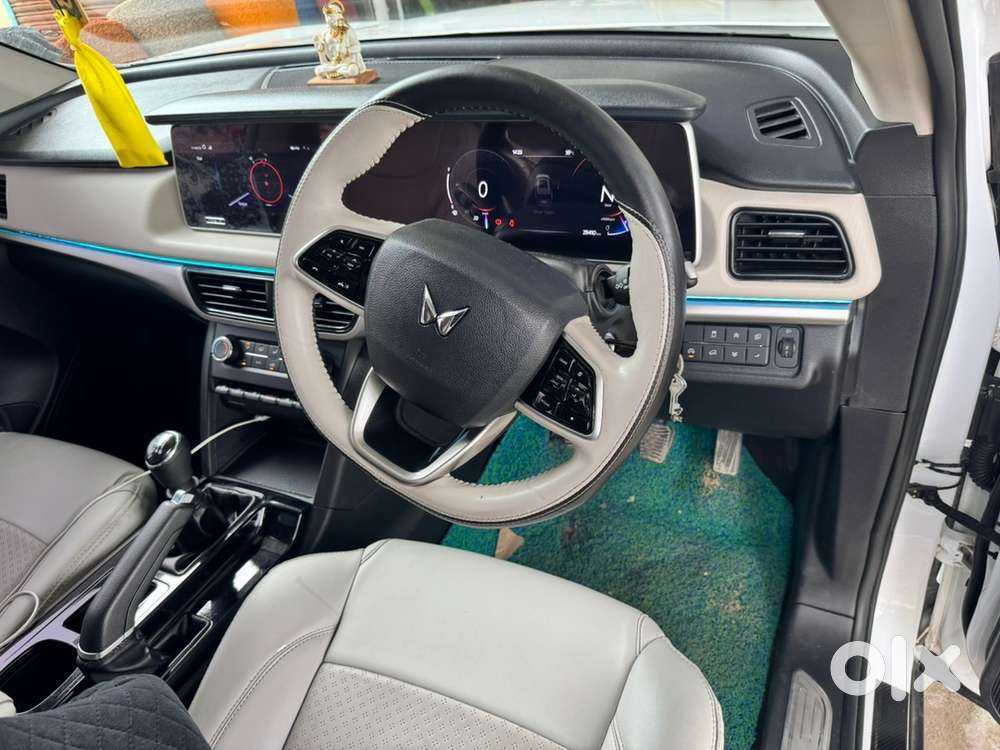 Xuv 700 Ax5 7 Seater