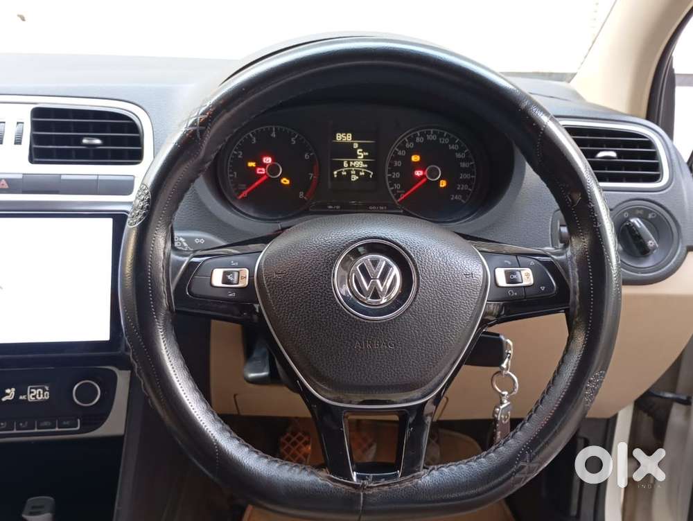 Volkswagen Polo Petrol 2015