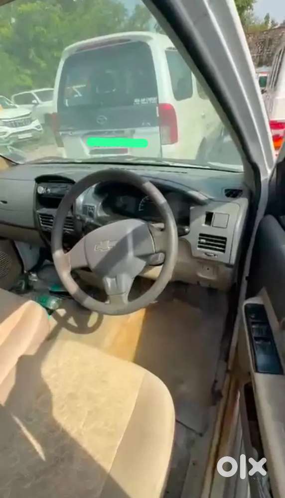 Chevrolet Tavera Neo 2015 Model