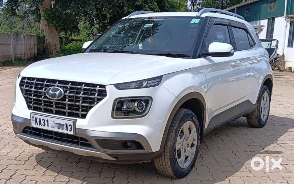 Hyundai Venue 1.2 S Plus, 2022, Petrol
