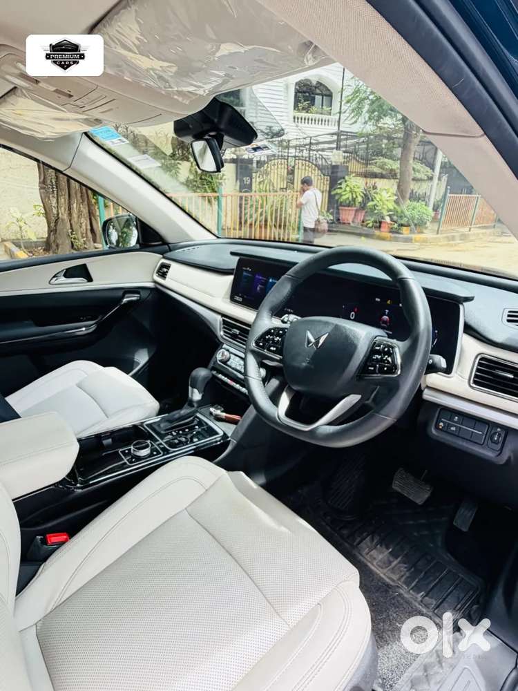 Mahindra Xuv700, 2025, Petrol