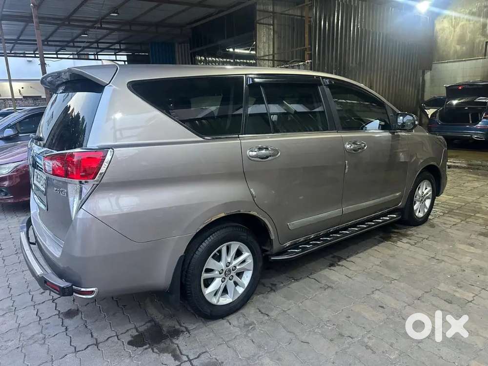 Toyota Innova Crysta 2017 Diesel 117000 Km Driven