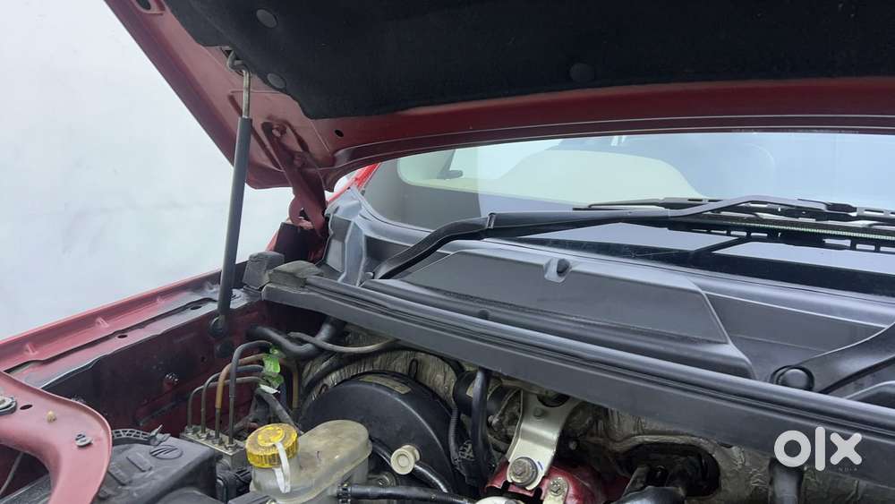 Mahindra Tuv 300 T4 Plus, 2018, Diesel