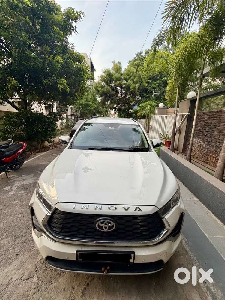 Toyota Innova Hycross 2023