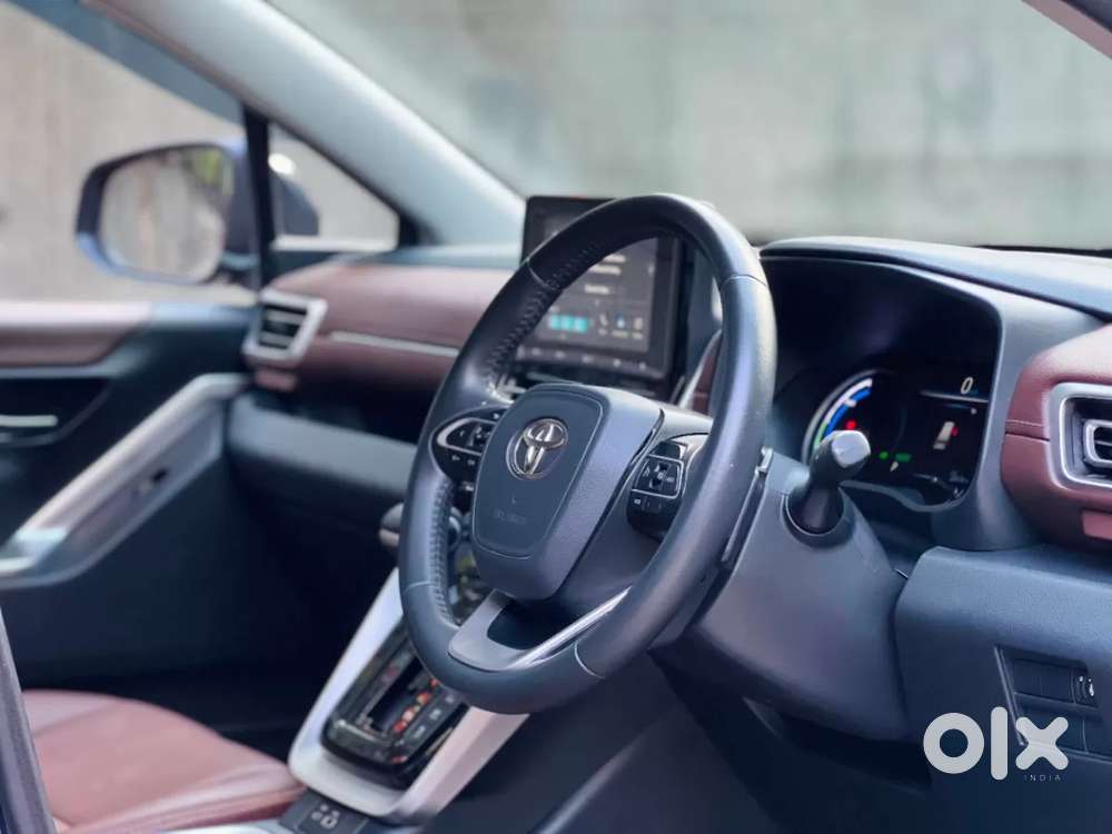 Toyota Innova Hycross 2.0 Vx Hybrid 8 Str, 2025, Petrol