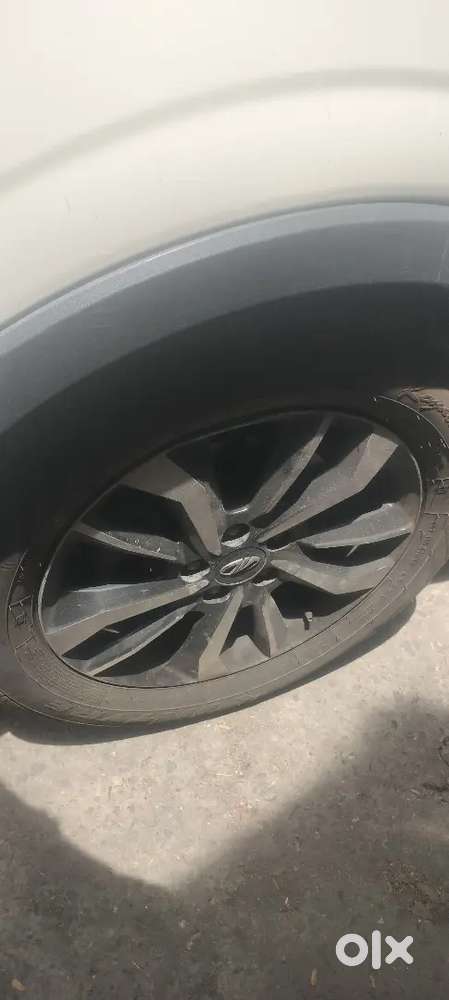 Mahindra Xuv 300 W8 Optional