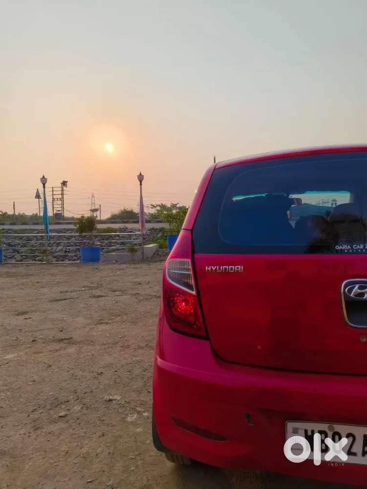 Hyundai I10 2012 Petrol  69,900 Km Driven  Well Maintained