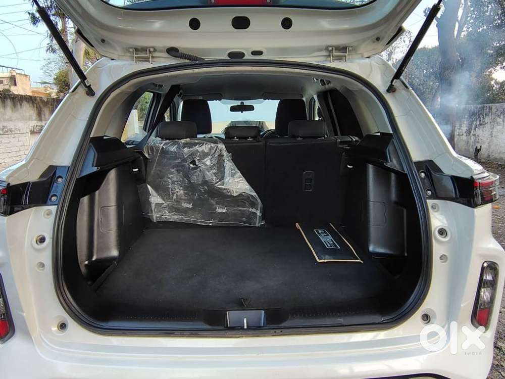 Maruti Suzuki Grand Vitara 1.5 Sigma Smart Hybrid, 2025, Petrol