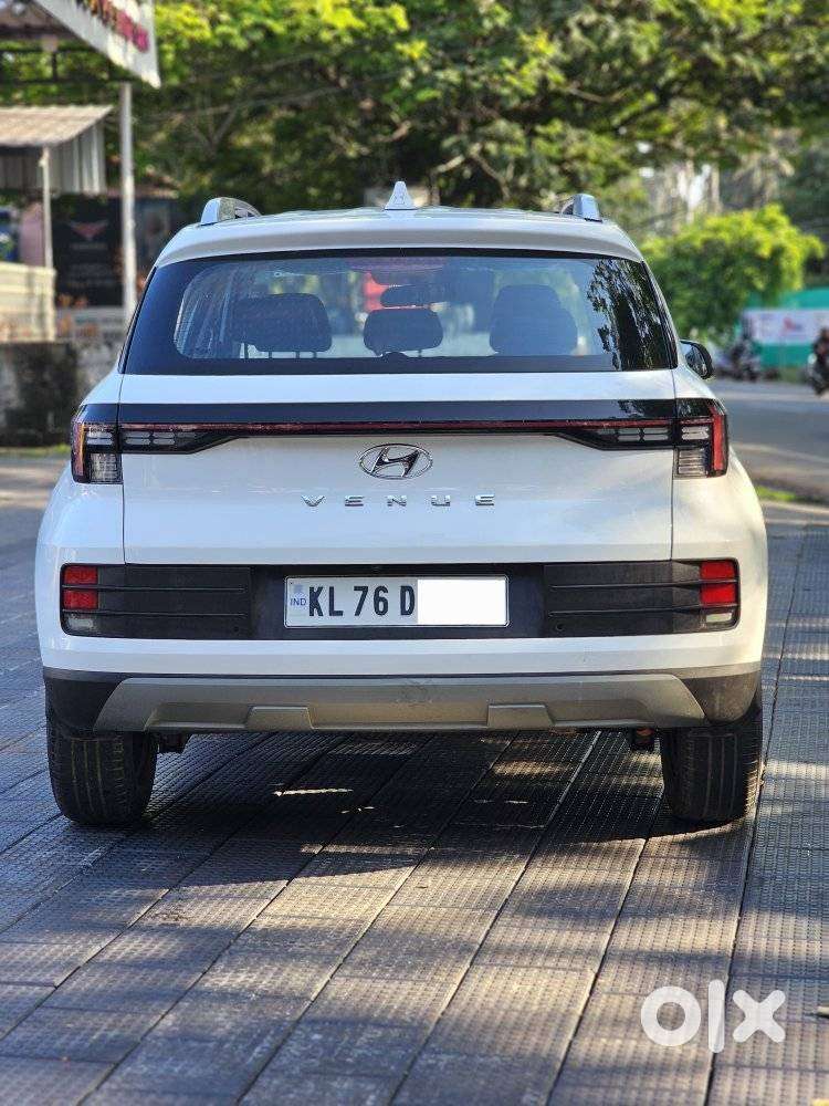 Hyundai Venue 1.2 S (o), 2023, Petrol