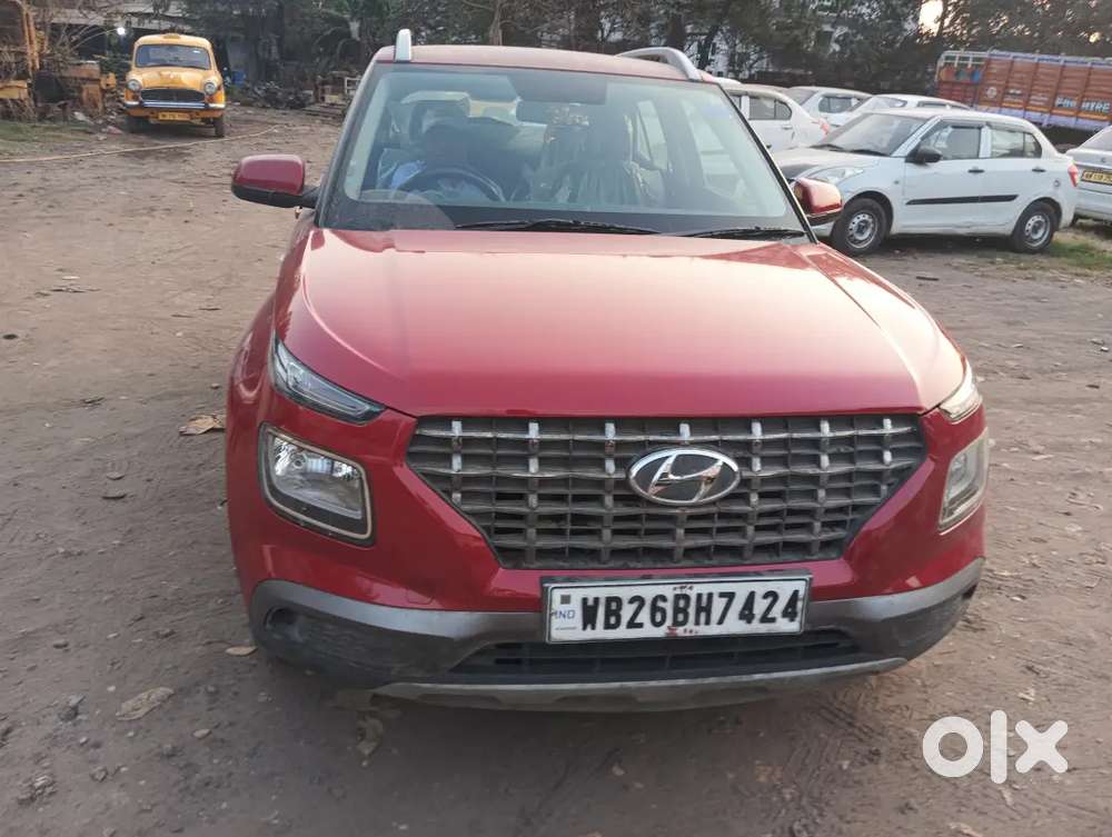 Hyundai Venue 2020 Petrol 14000 Km Driven
