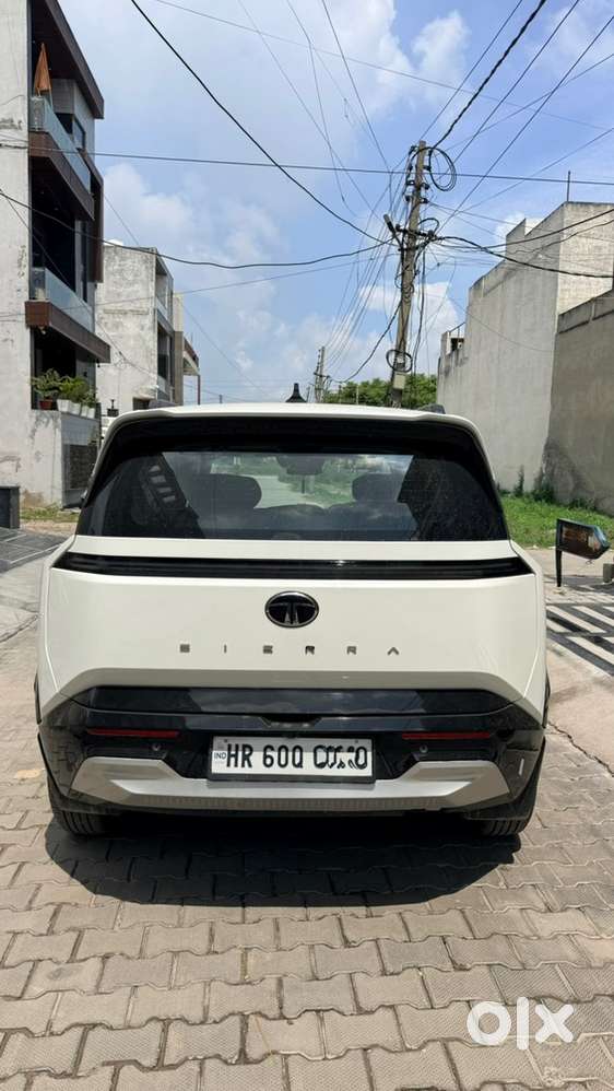 Tata Sierra Petrol Automatic 2026