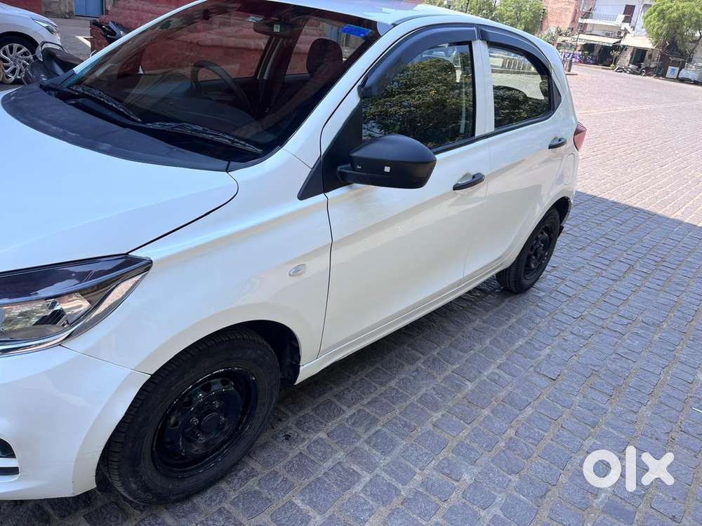 Tata Tiago Petrol Manual 2024