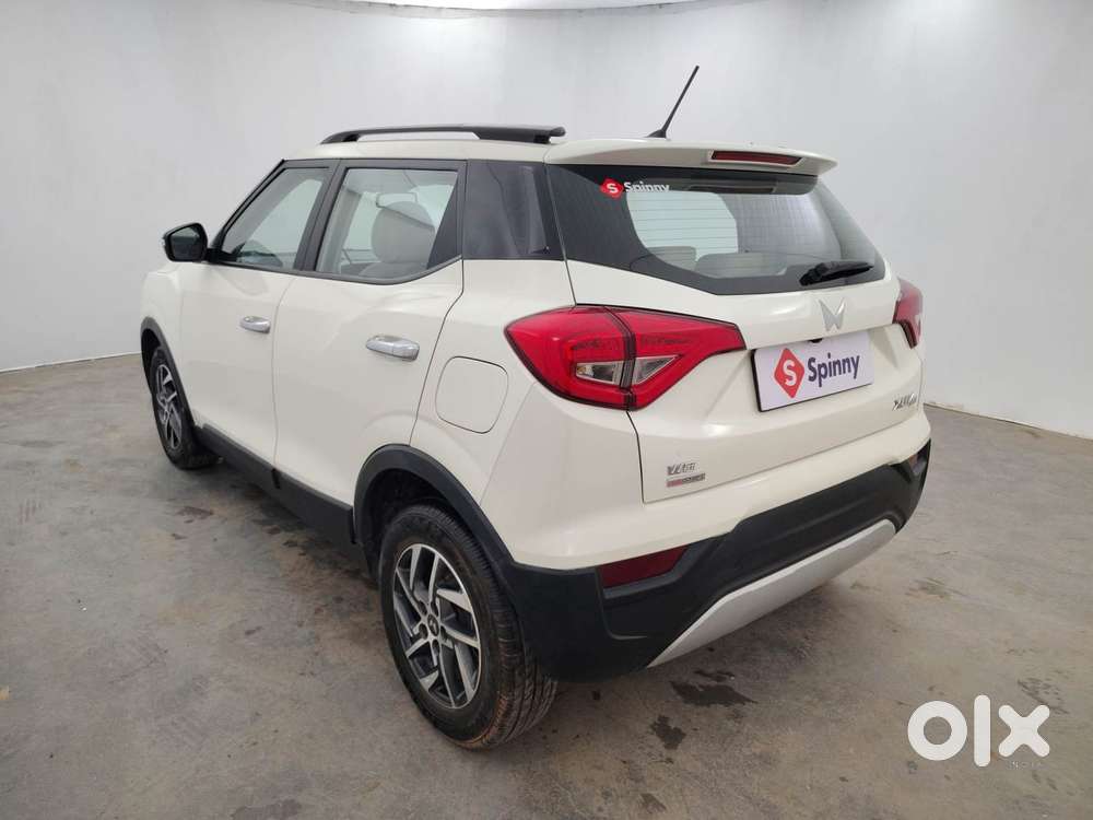 Mahindra Xuv300 1.2 W8 (o) Amt Petrol, 2023, Petrol