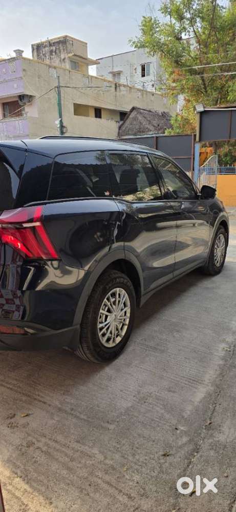 Mahindra Xuv700 2.0 Mx Petrol Mt 5 Str, 2022, Petrol