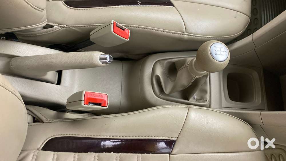 Maruti Suzuki Swift Dzire Vxi Optional, 2016, Petrol