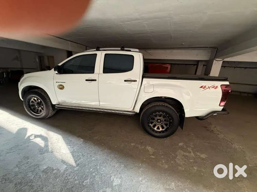 Isuzu D-max V-cross 2016  Tastefully Modified  Excellent Condition